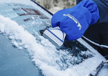 скребок для льда michelin с варежкой № 32637