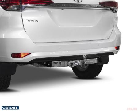 Фаркоп для Toyota Fortuner (кроме TRD) (2017-2024) с нерж. накладкой № F.5705.002