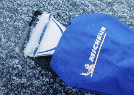 скребок для льда michelin с варежкой № 32637